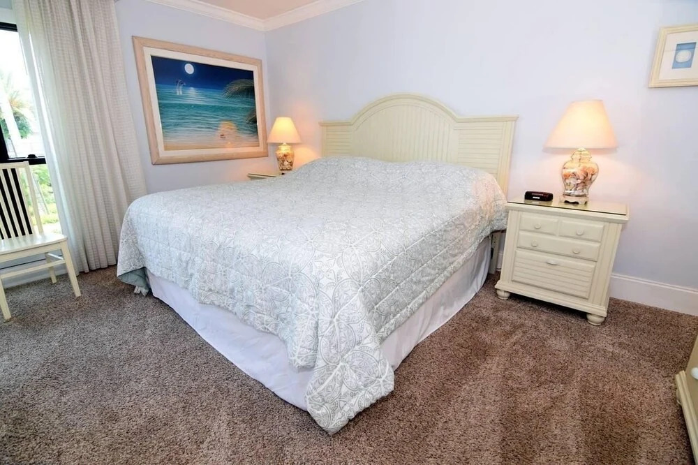 Sundial J208- Large Two Bedroom Condo on Sanibel! Condo