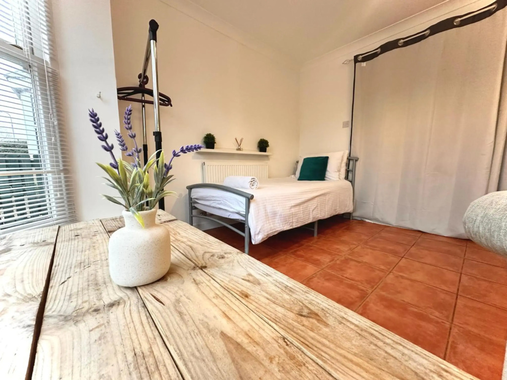 EasyRest Apartments Spalding - Whole Private House - Sleeping 5