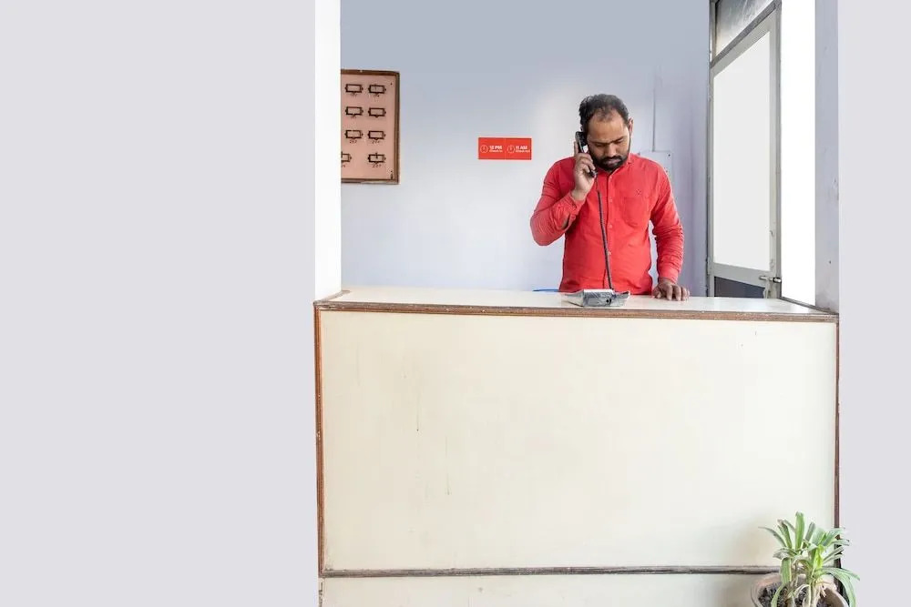 Oyo 24844 Hotel Samrat