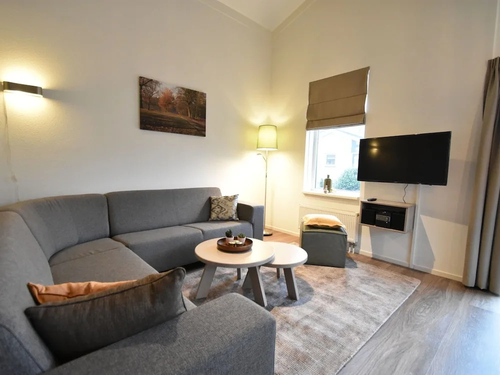 Beautifully Furnished Holiday Home With hot tub and Large Garden on the Veluwe