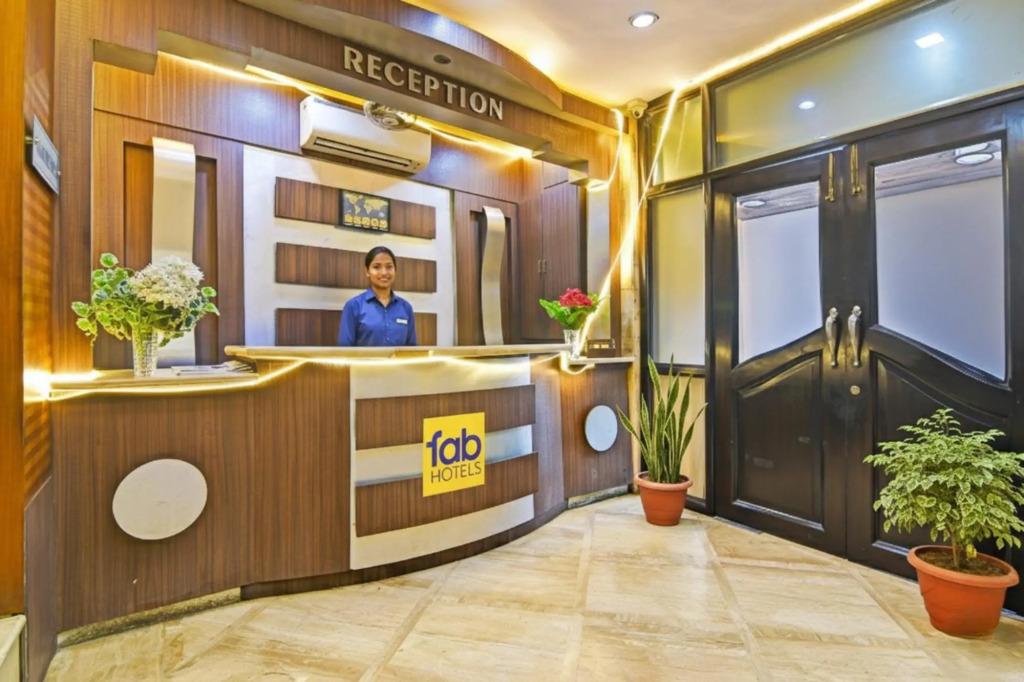 FabHotel Gulshan International - Nr Peter Cat Park Street