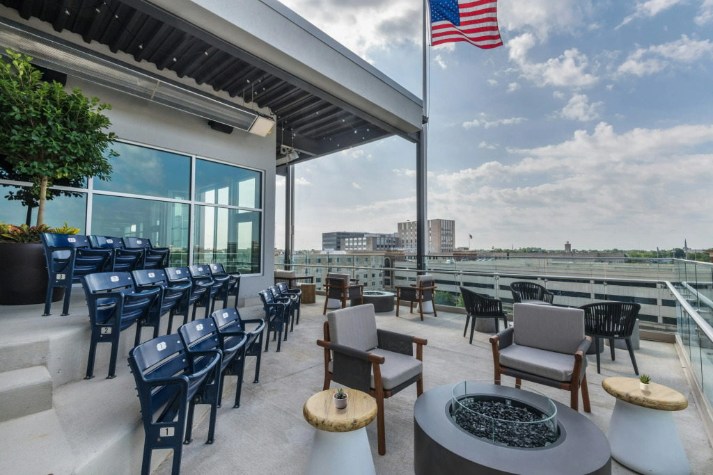 Hampton Inn & Suites Fort Wayne Downtown