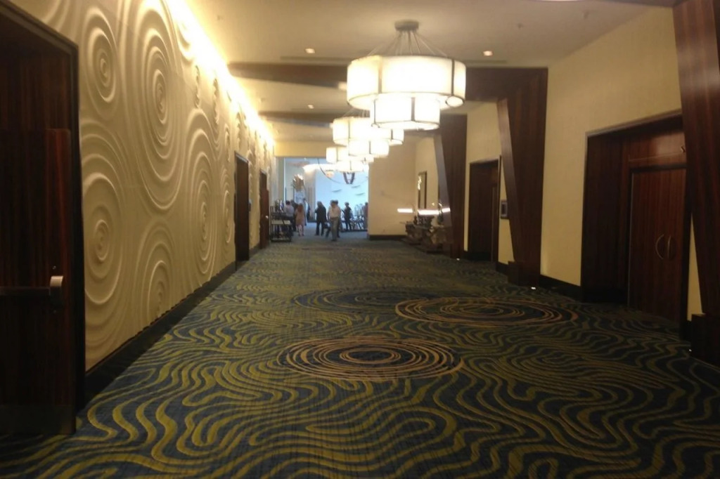Renaissance Arlington Capital View Hotel