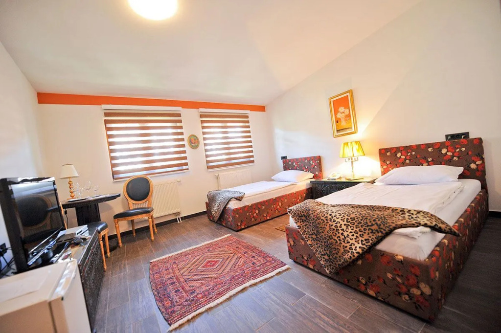 MICHELE Hotel