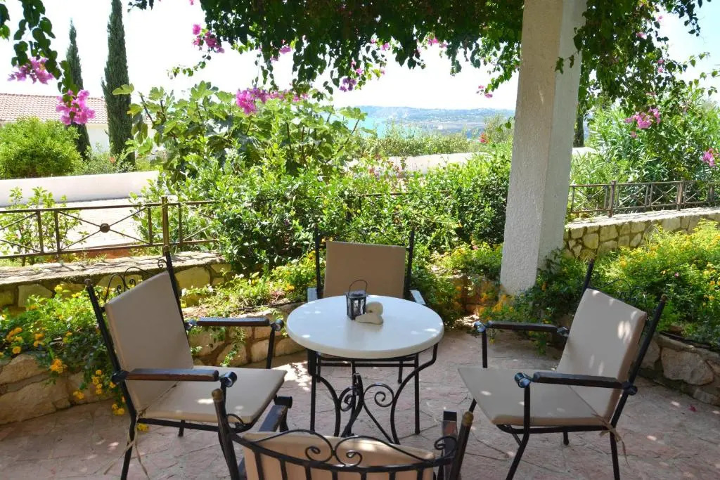 Christoforos Apartments