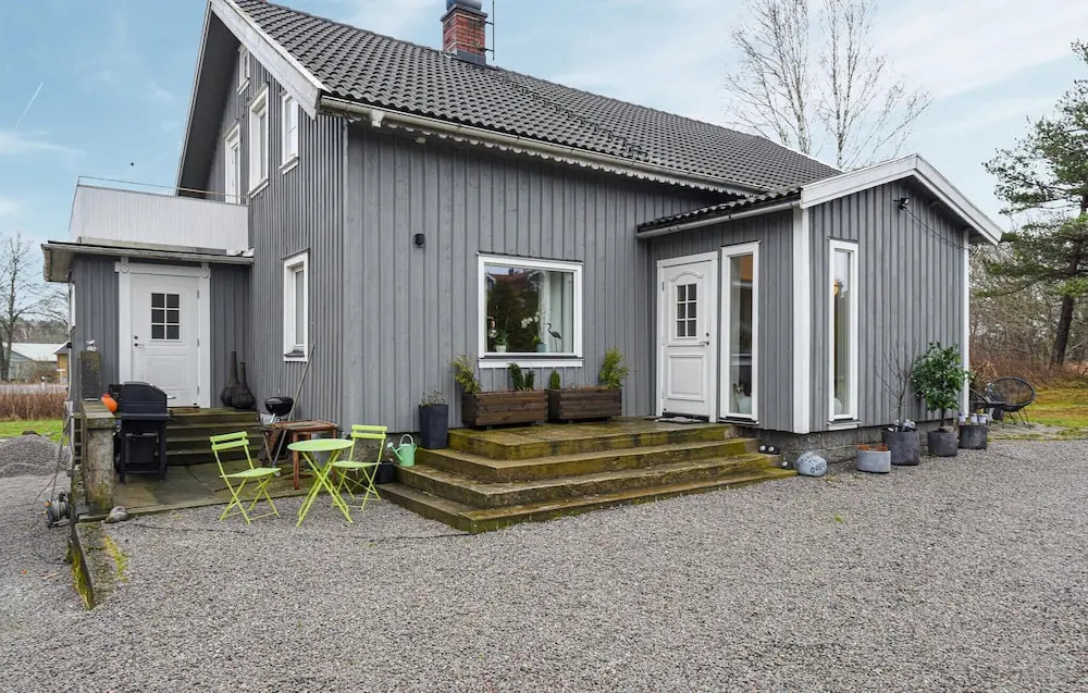 Nice Home In Strömstad With Wifi