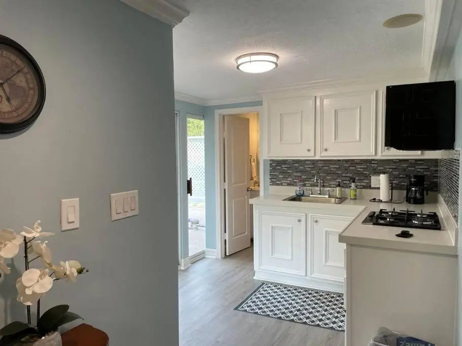 New decorated Guest Suite unit C close to Katy Mills