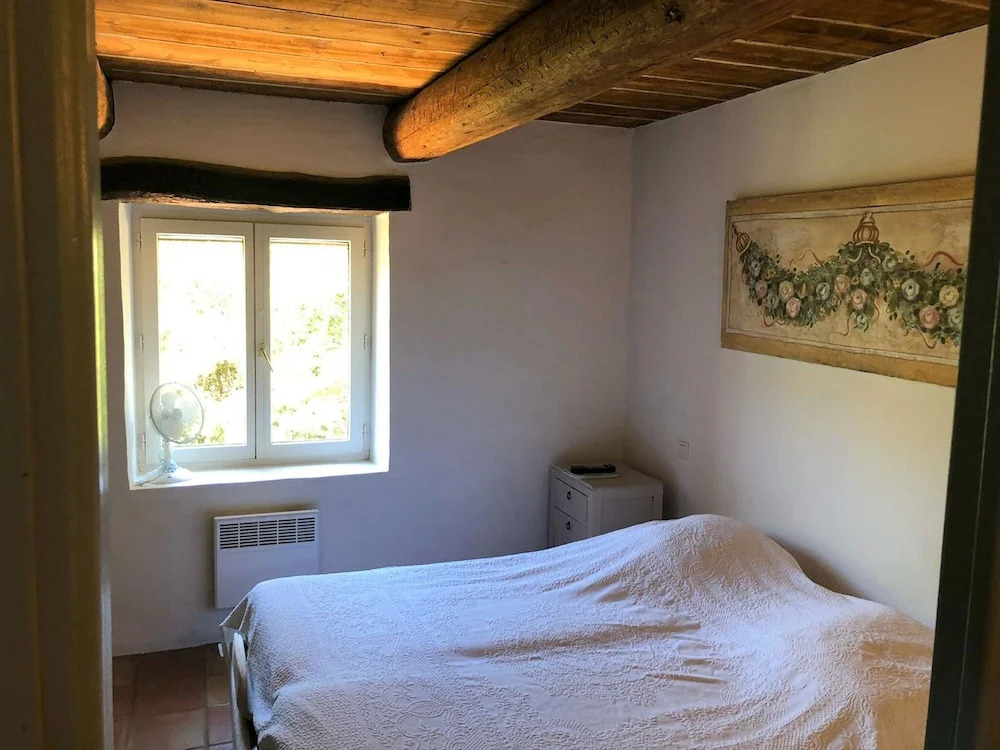 Cozy Characteristic 2-person House, in an Authentic Hamlet Near Grimaud