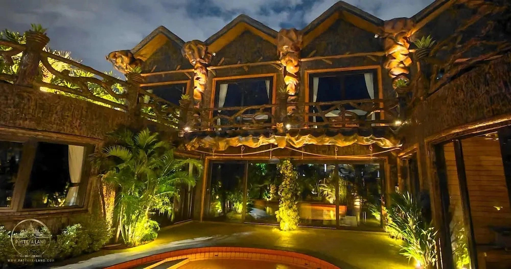 MANJILAND Luxury Pool Villa Pattaya