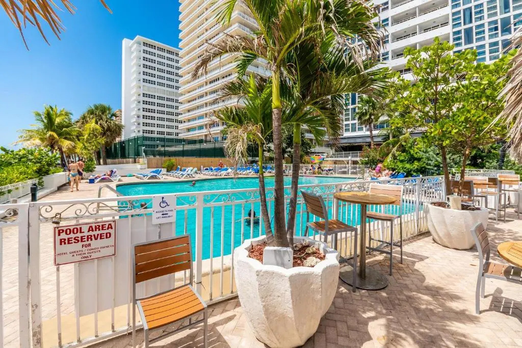 Ocean Beach Condo 3BR On the Sand 505
