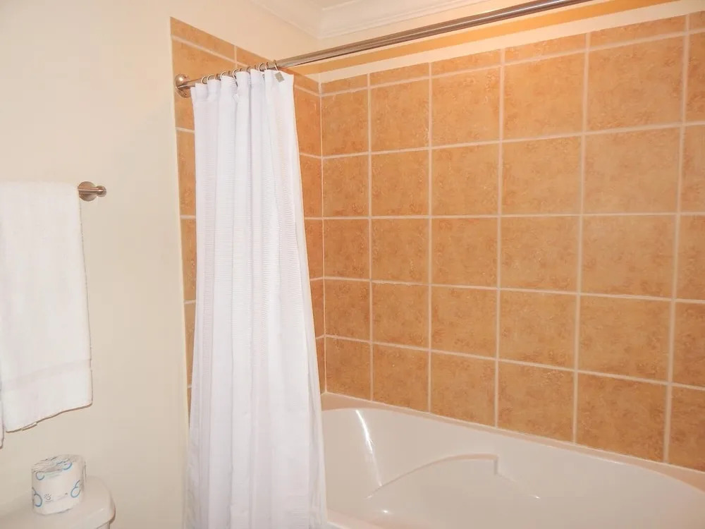 714 Holiday Isle 714 - Shangri La 3 Bedroom Condo