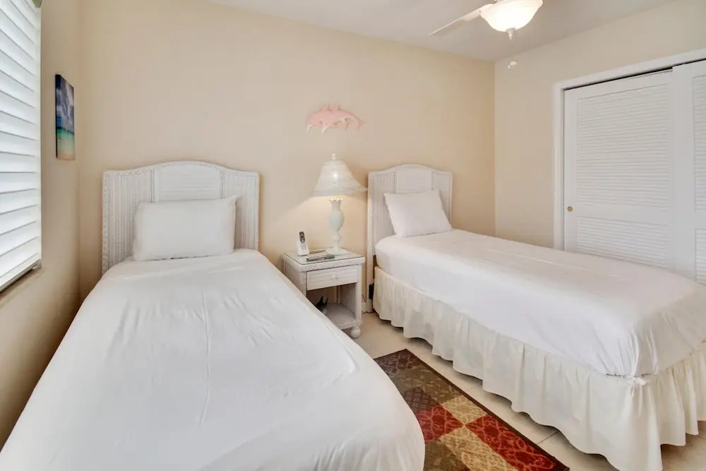 Land's End 201 Building 10 Beachfront/updated Corner Unit!!