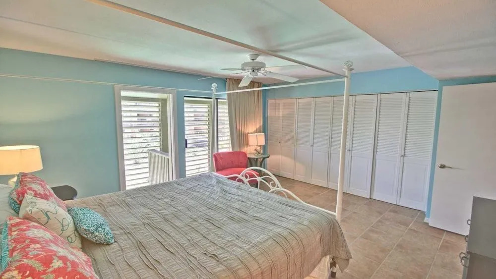 211 - 2 Br Condo