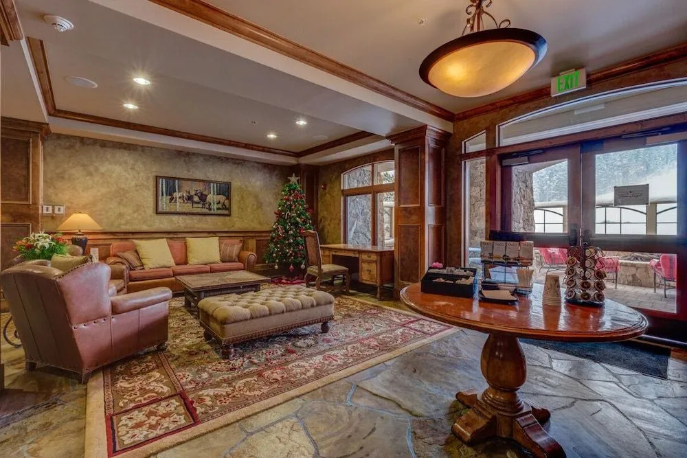Lone Eagle #3050 - 4 Br Condo