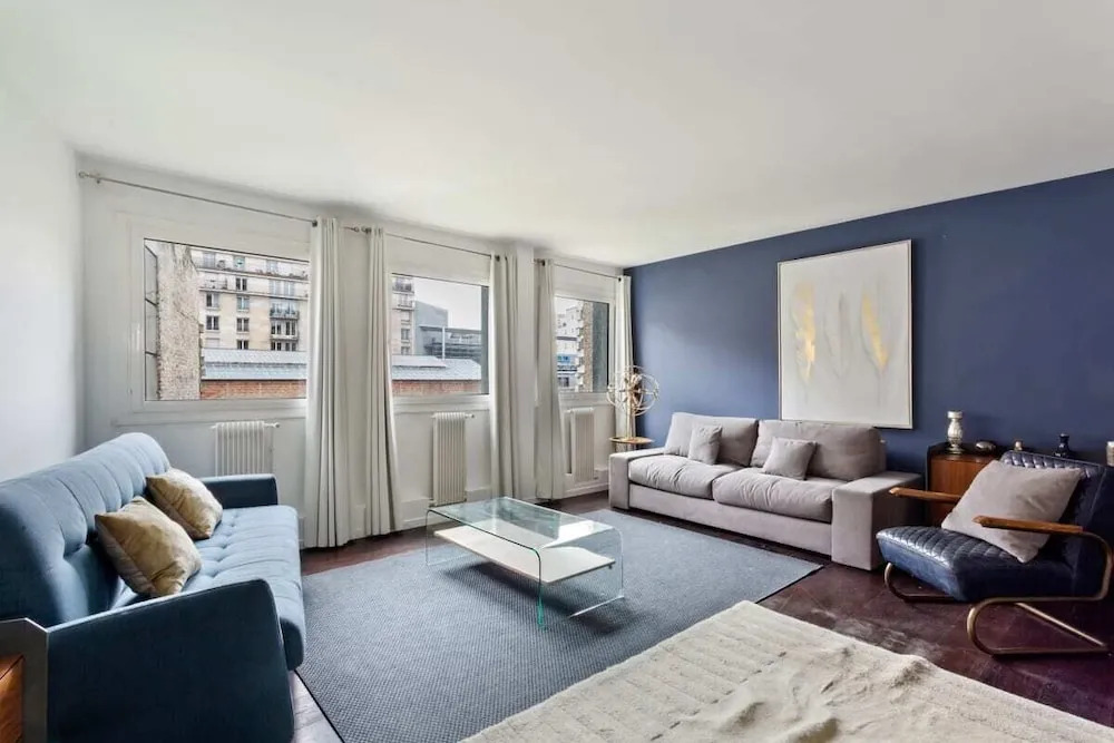 Modern Cosy 1-Bed Apartment Sleeps 6, in Paris