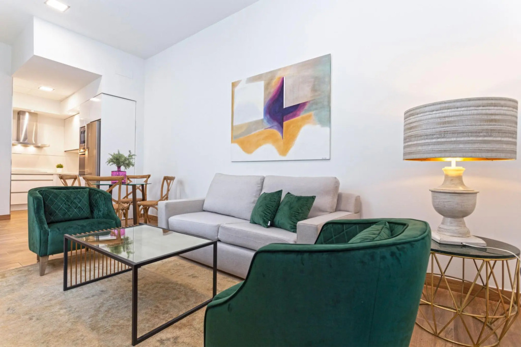 Modern apartment with terrace in the city center. Recaredo VIII