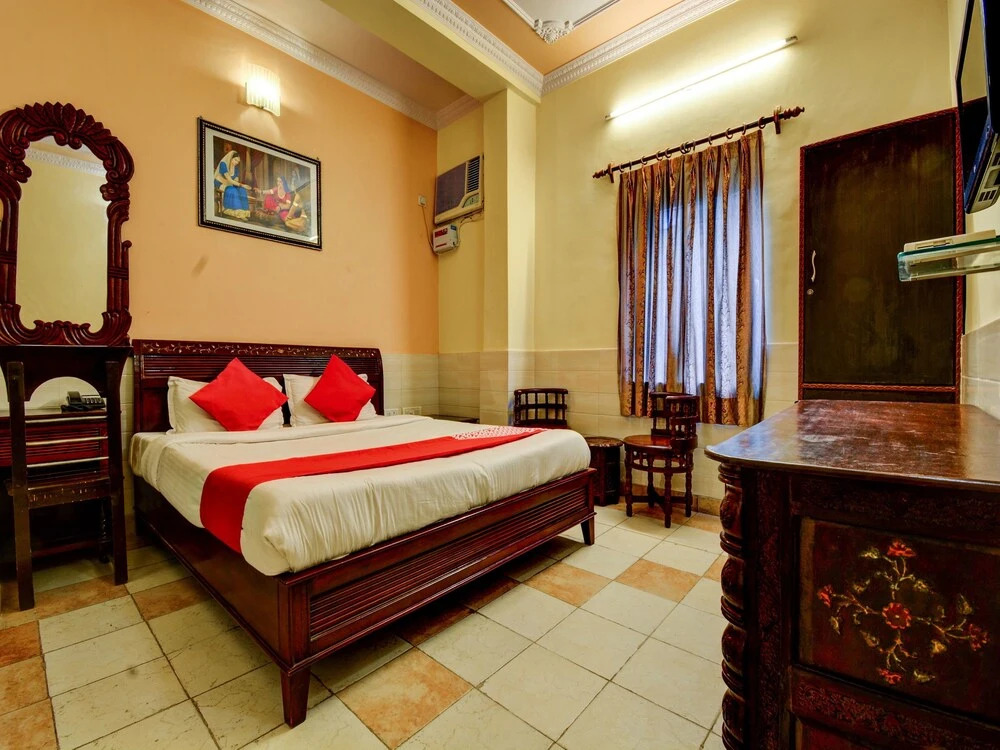 Capital O 11204 Hotel Rg Palace