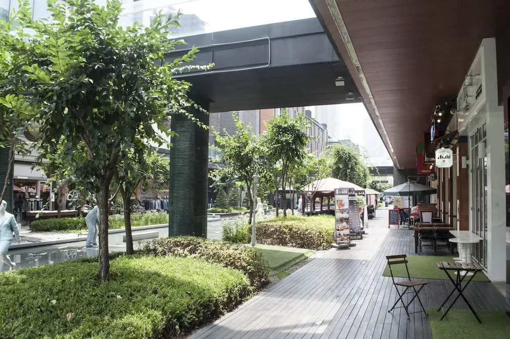 The november stay in Canal walk