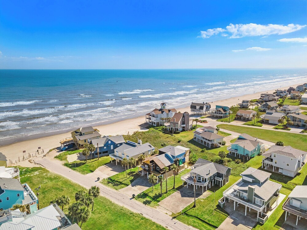 Coastal Cottage by Ryson Vacation Rentals