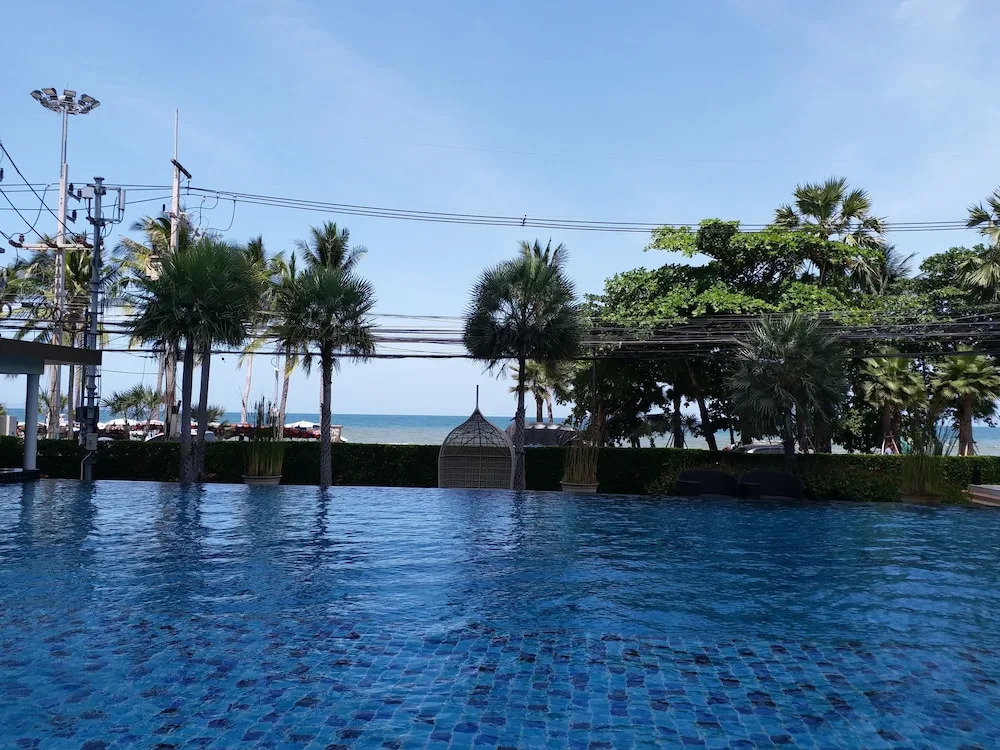Cetus Beachfront Jomtien