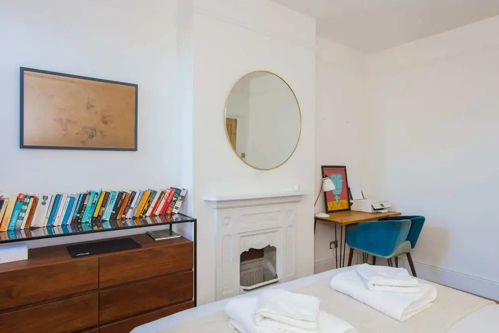 Bright 2 Bedroom Apartment in South East London