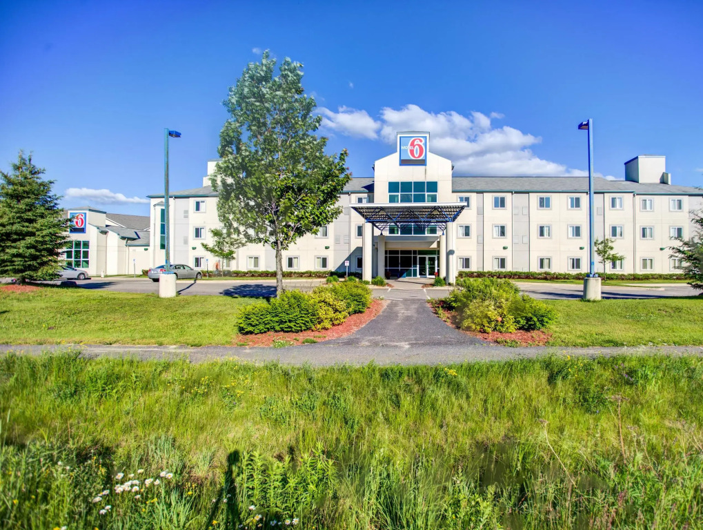 Motel 6-Huntsville, ON