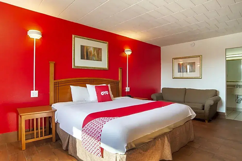 Oyo Hotel Baltimore Hwy 40