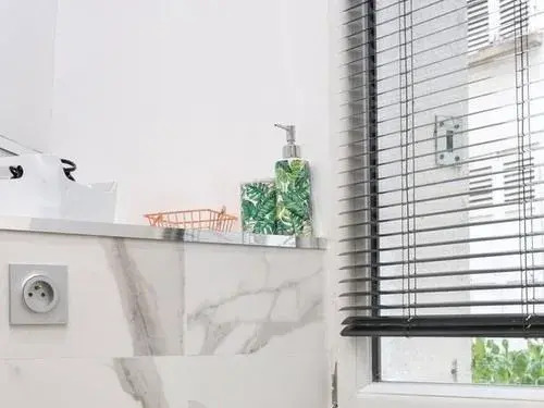 Studio d'architecte au pied de Tour Eiffel (CDM)