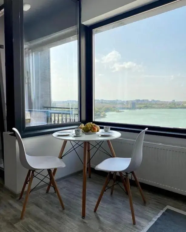 MAMAIA STUDIO by the lake