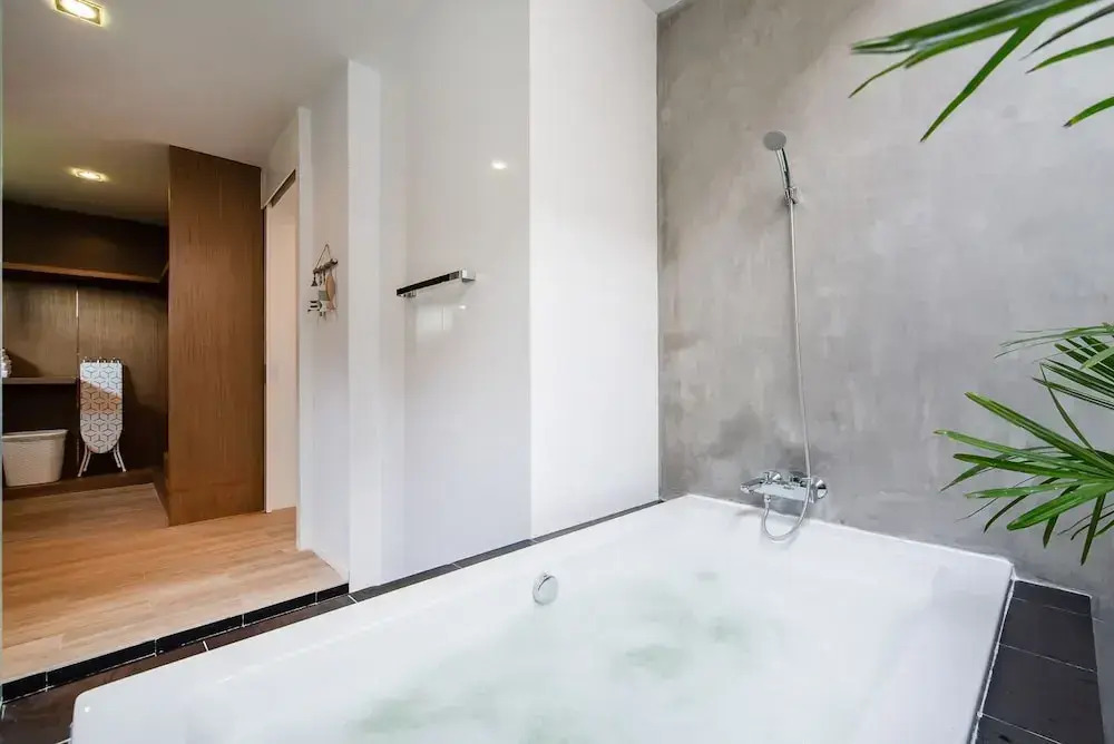 Luxury Residences 3-Bedroom Pool Villa Beach Access, Na Jomtien Pattaya