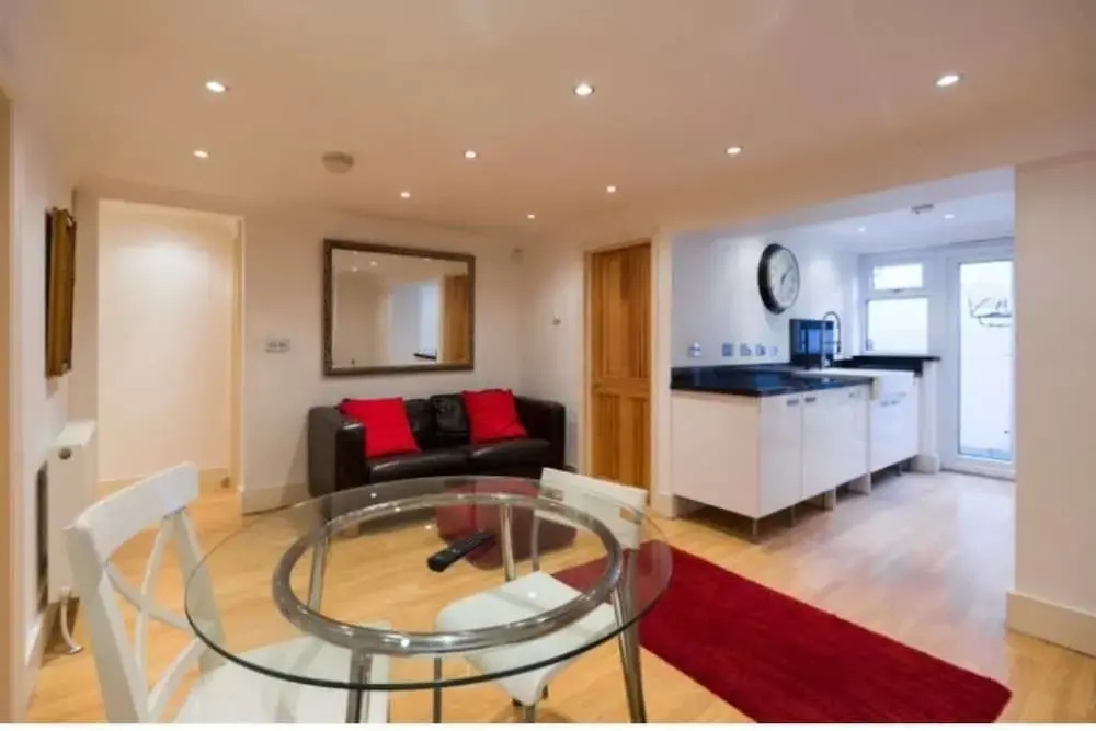Camden Spacious Apartment