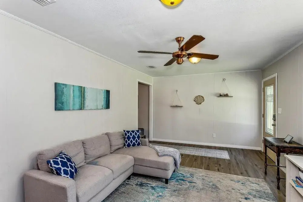 Best of Both Worlds pet Friendly in Pensacola