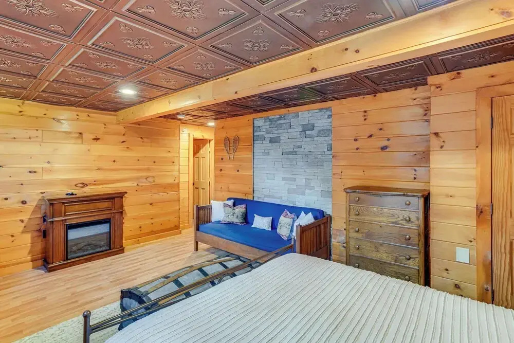 Spacious Wilmington Cabin: Walk to Lake