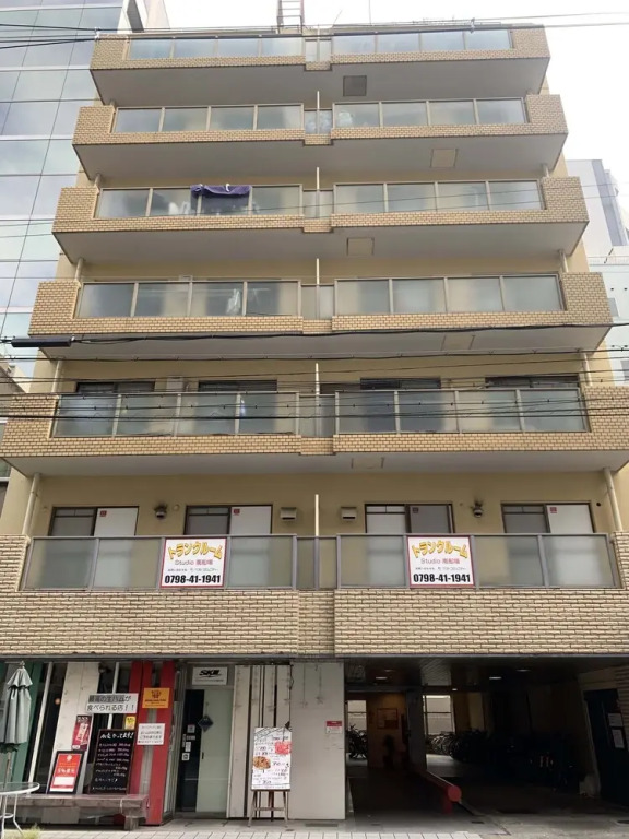 Studio Minamisenba702