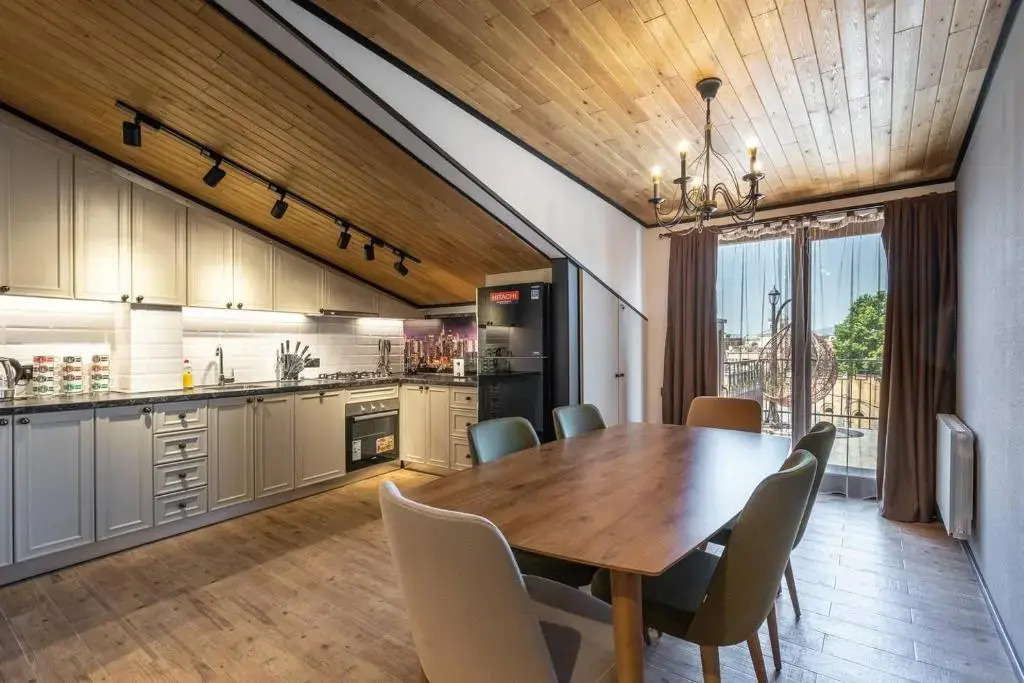 3BR apt w huge terrace & magnificent views