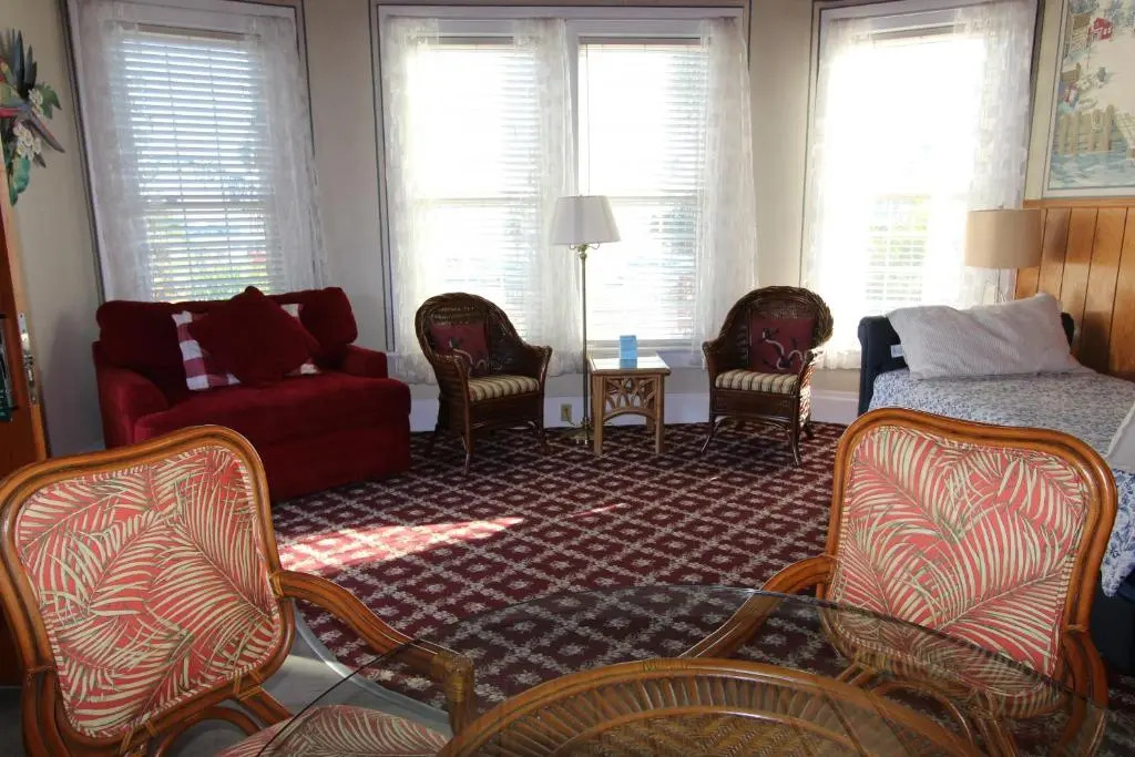 Edgewater Beach Inn