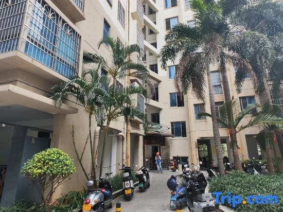 Sanya Red Orange Blue Dragonfly Homestay Hotel (Sanya Bay Haiyue Square Branch)