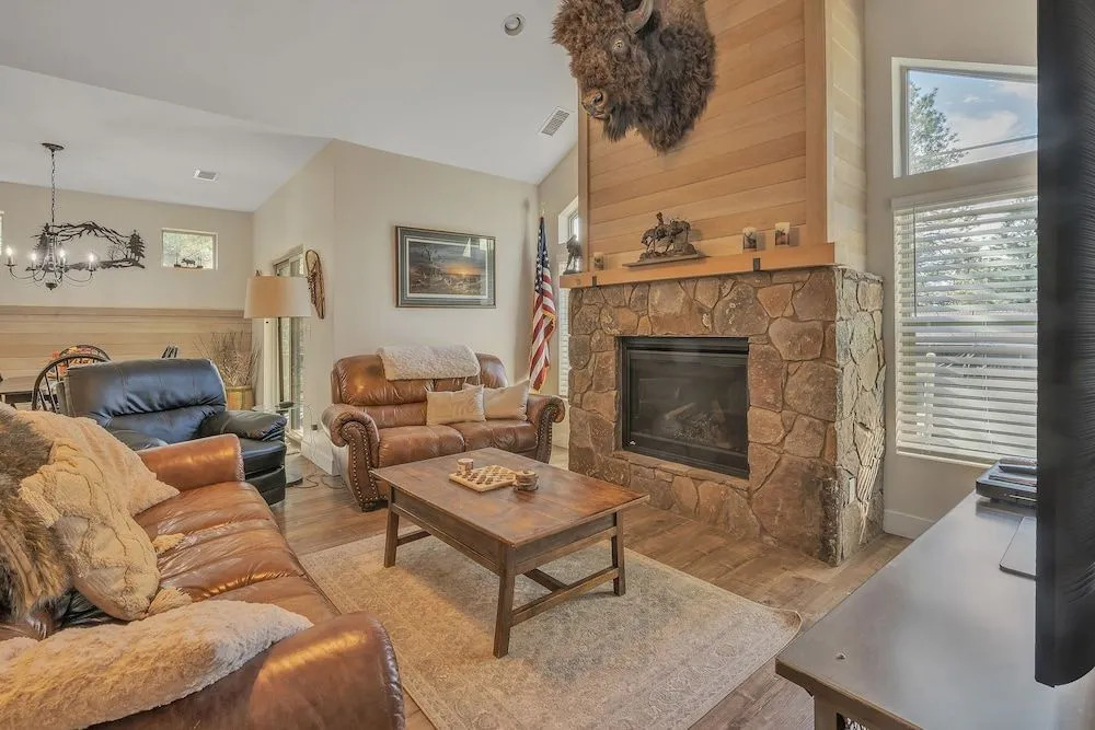 Place In The Pines 3 Bedroom Cabin by Redawning