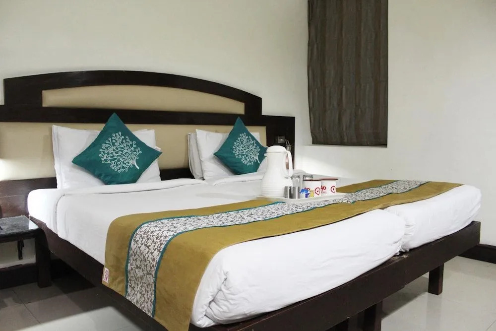 OYO 1818 Hotel Central