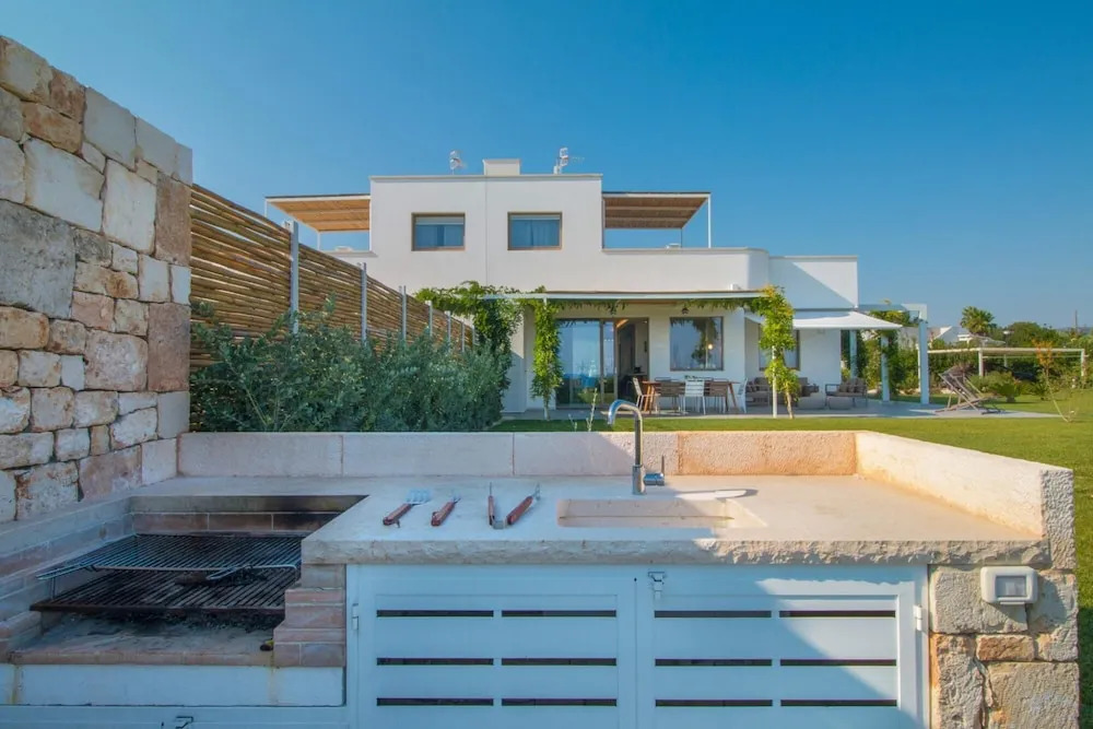 TD Villa Ponente Luxury Villa with Sea View Pool