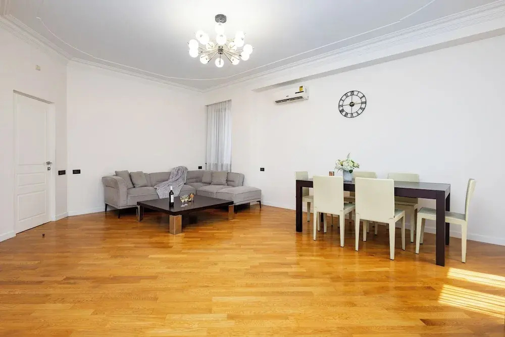 Apartment by Luxe Group SN290
