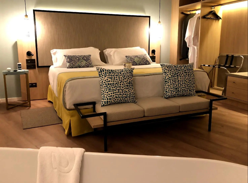 Отель Suites del Mar By Melia