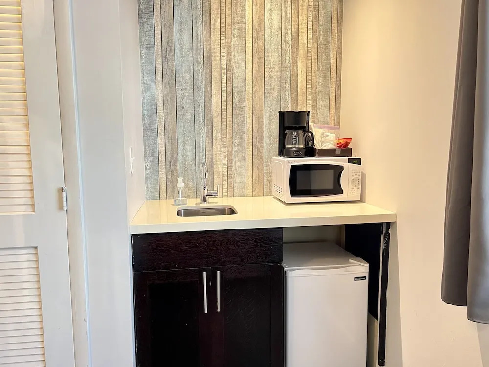 The New Hotel