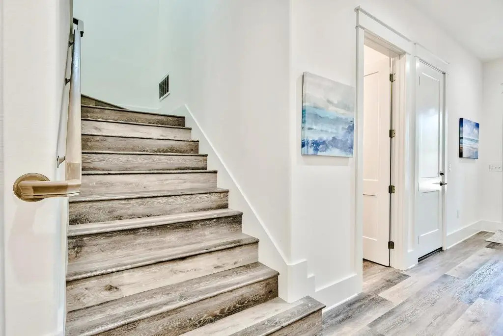Private Pool-Grill! Walk to Beach-Restaurants - 2 Master Bedrooms!