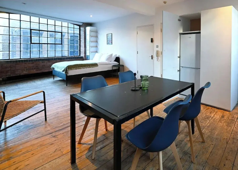 Spacious Studio in a Converted Warehouse Shoreditch