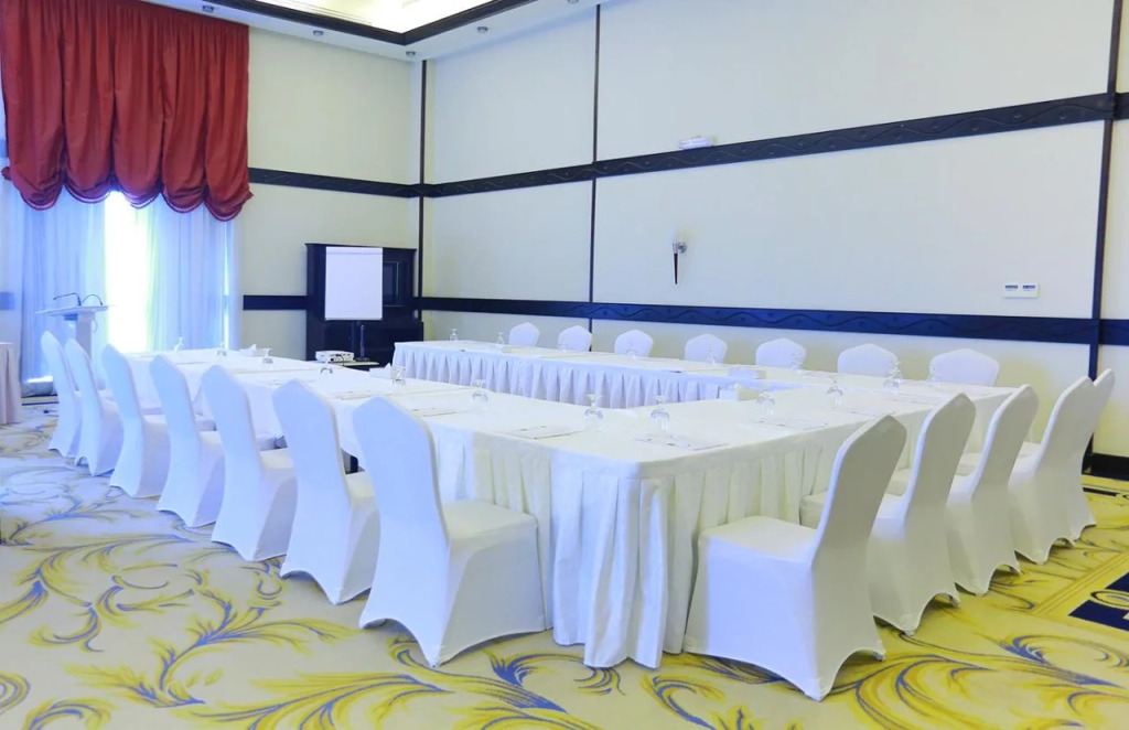 Awaliv Hotel