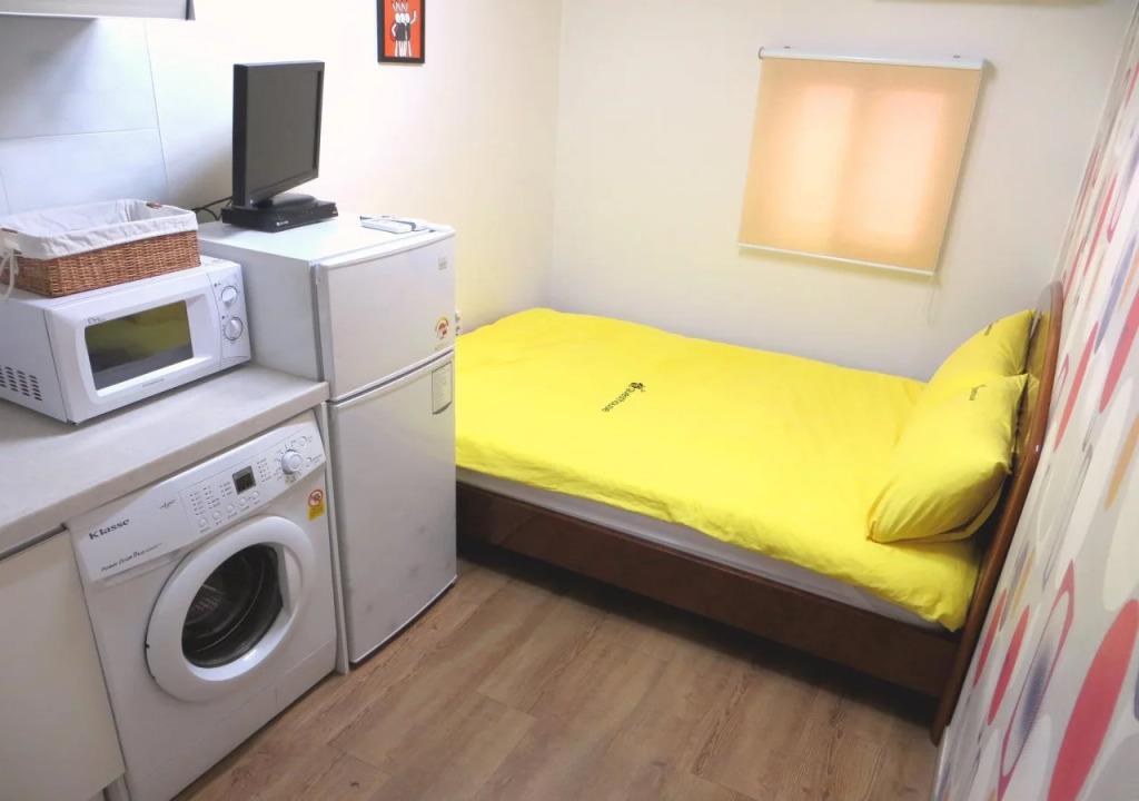 24 Guesthouse Edae