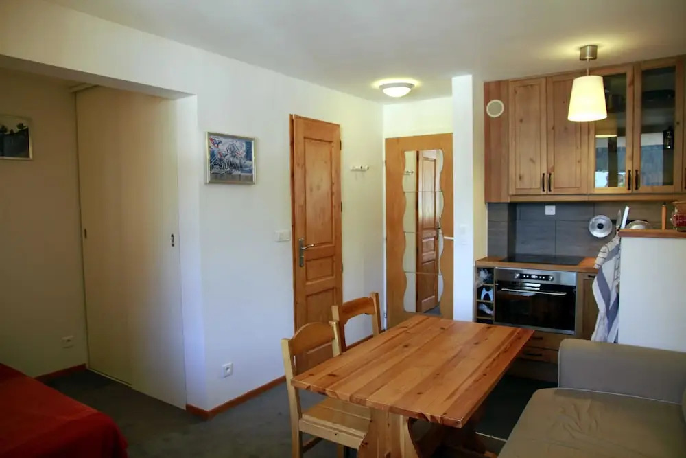Lou Services Apartment THB67 LSI 001