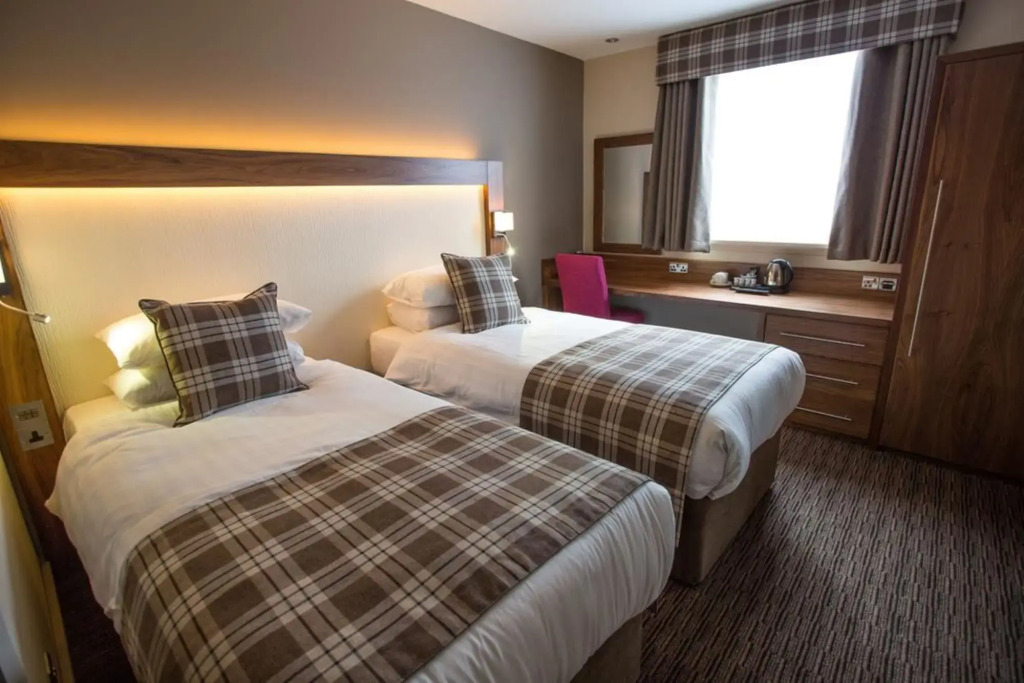 Mondo Hotel