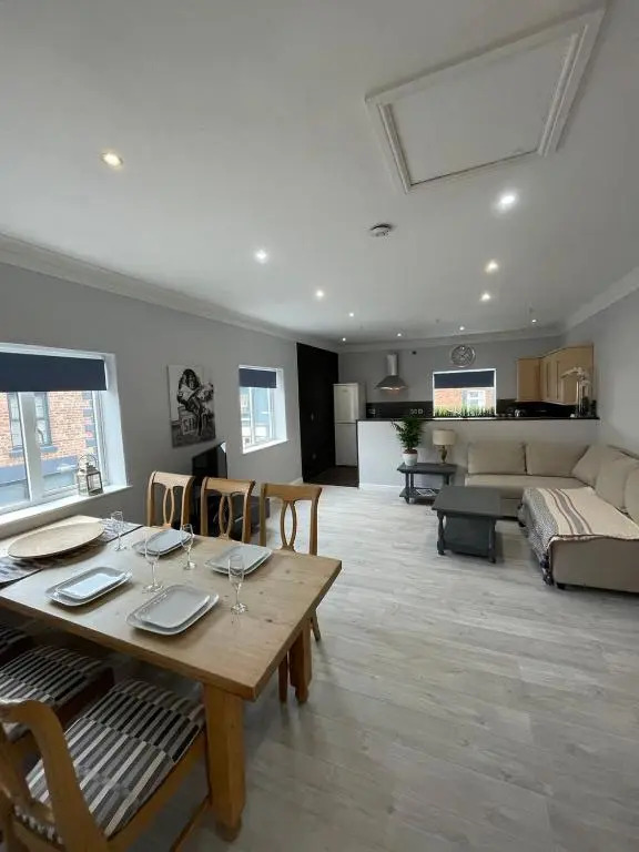 Large 1 bedroom Apartment Chester, Hoole Sleeps 4.